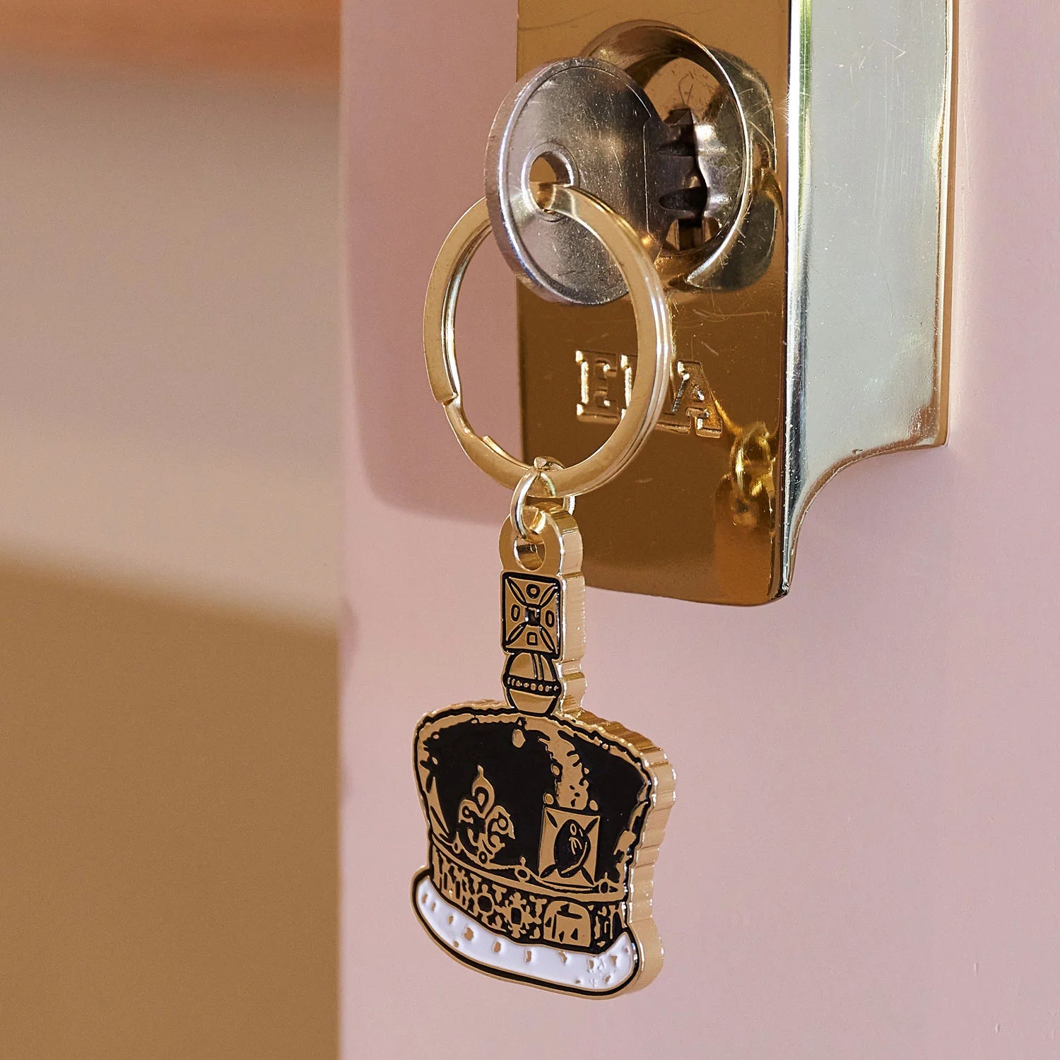 Victoria Eggs Crown Keyring 4