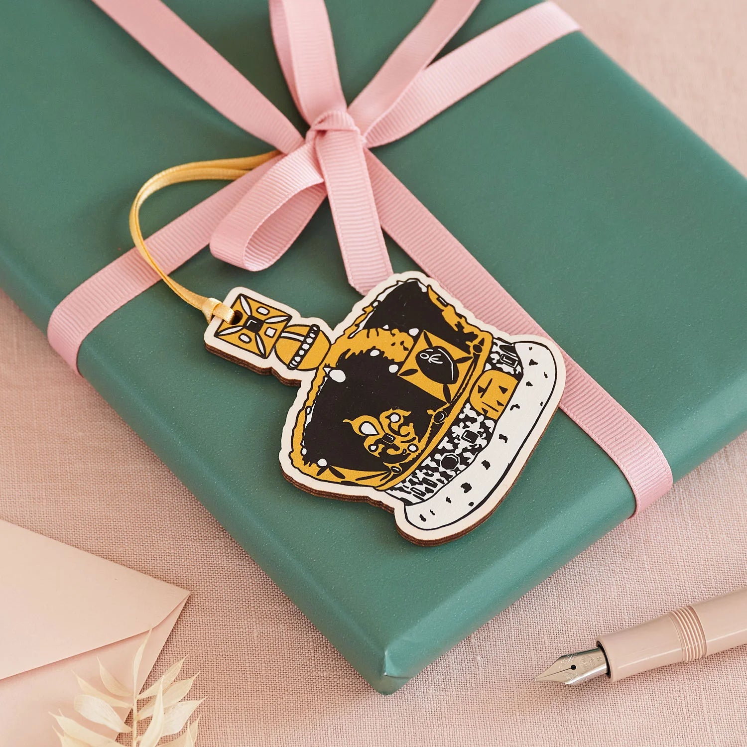 Victoria Eggs Crown Wooden Decoration 2