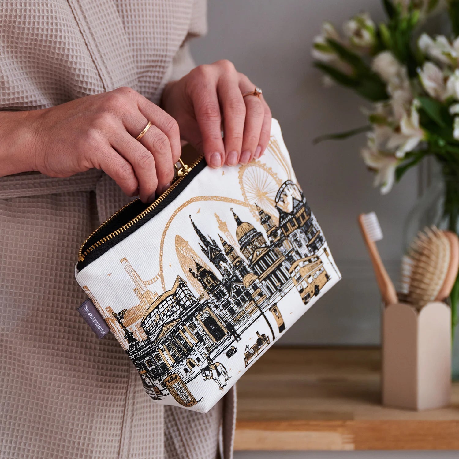 Victoria Eggs Quintessentially London Cosmetic Bag 2