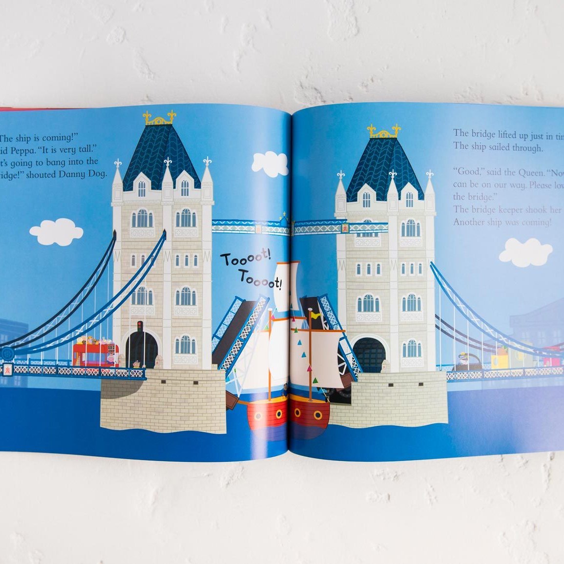 Peppa Pig Goes To London Book 04
